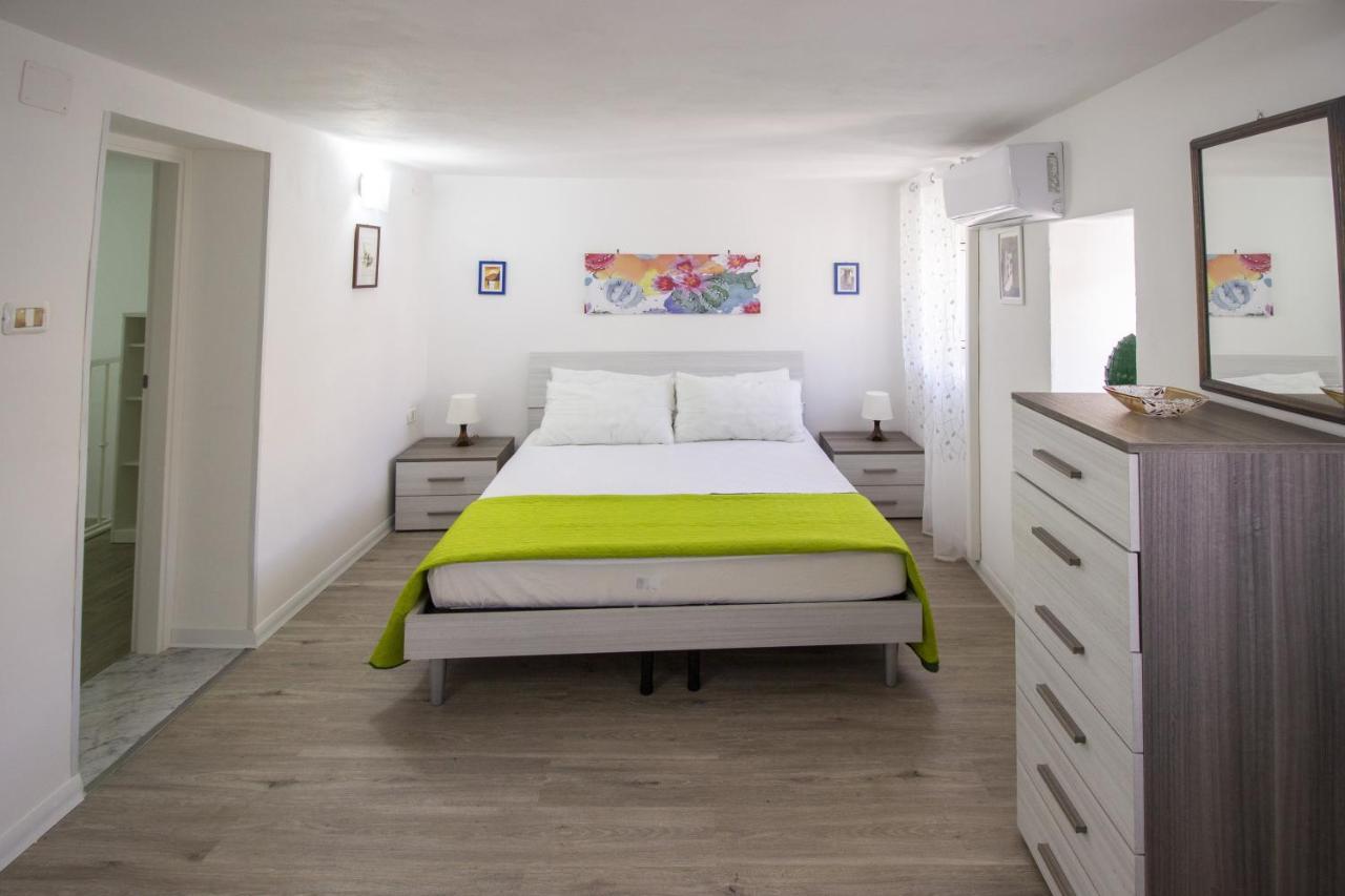 Maniace Homes - Federico & Angelica By Ortigia Apartments Syracuse Bagian luar foto